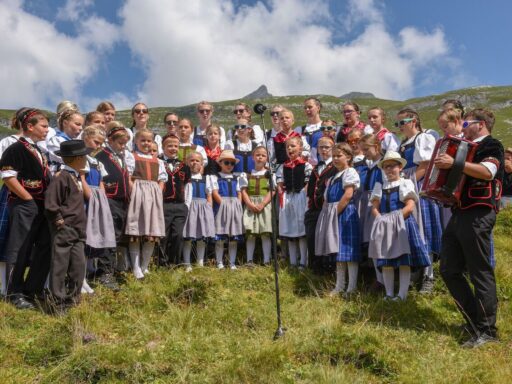 How to Yodel: A Guide to the Art of Alpine Singing