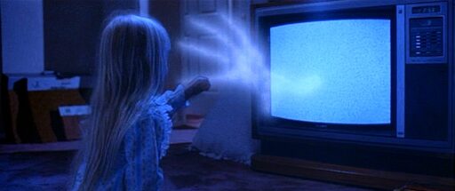 Discussion on the 1982 movie Poltergeist used real skeletons as - tymoff