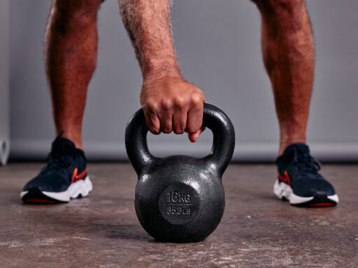 The Ultimate Guide to the Kettlebell Workout: Exercises and Benefits