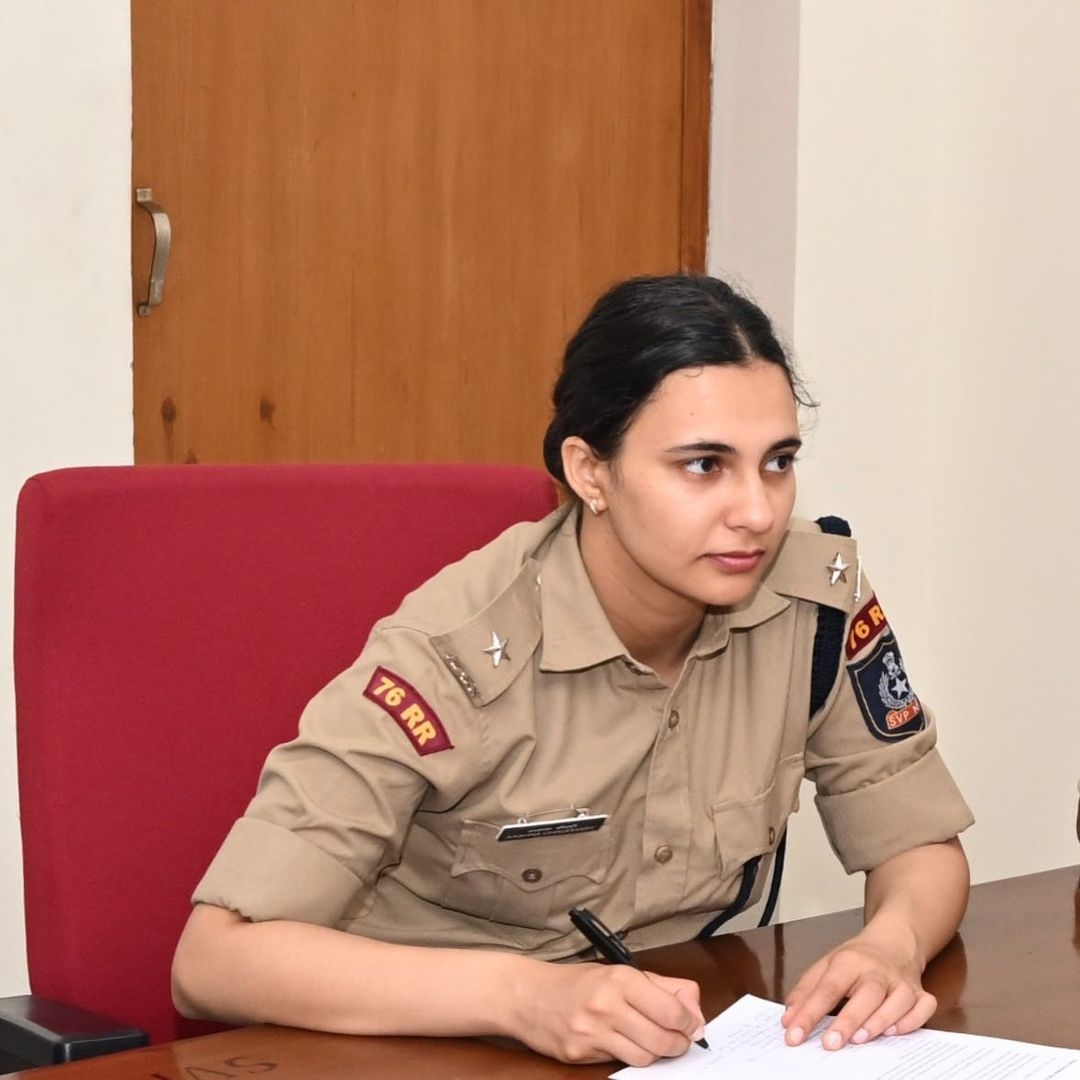 Aashna Chaudhary's Age: Breaking Barriers in the IPS